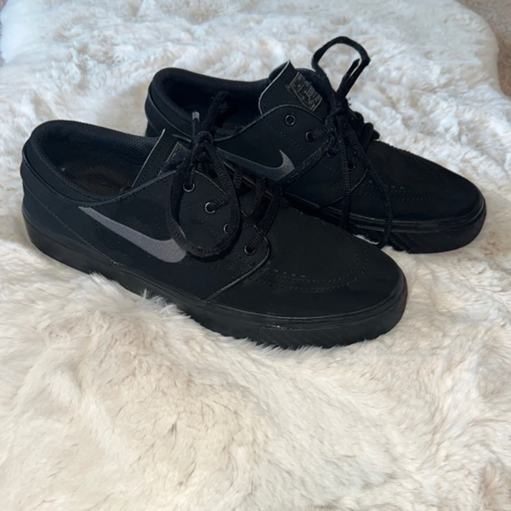 Nike Stefan Janoski Triple black skate shoes
